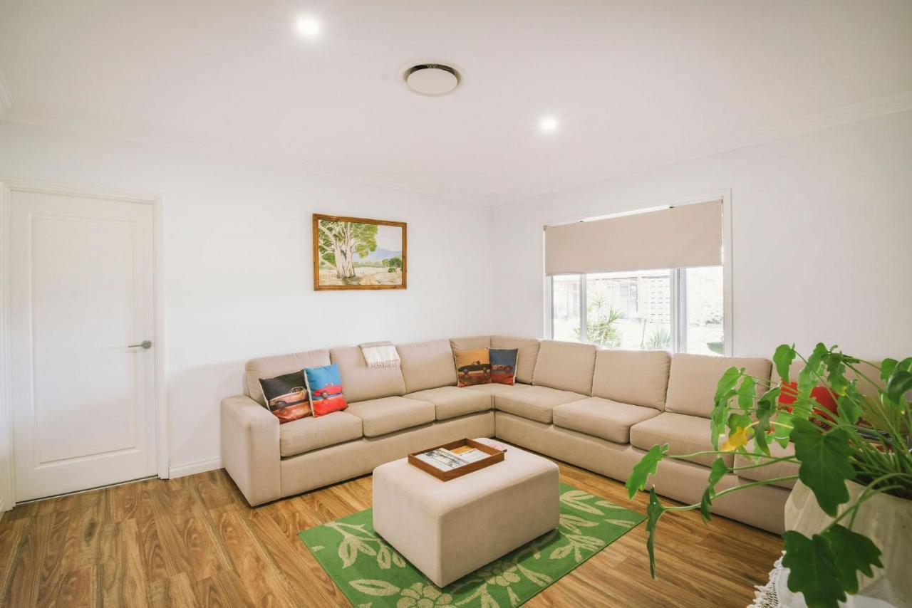The Mains Guest House 2 Bedroom Farm Stay Corrigin エクステリア 写真