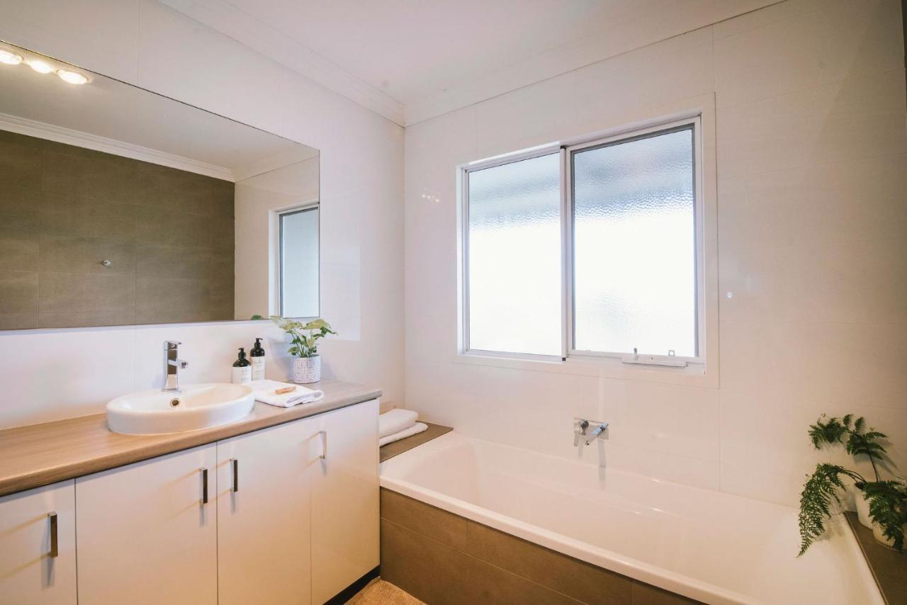 The Mains Guest House 2 Bedroom Farm Stay Corrigin エクステリア 写真